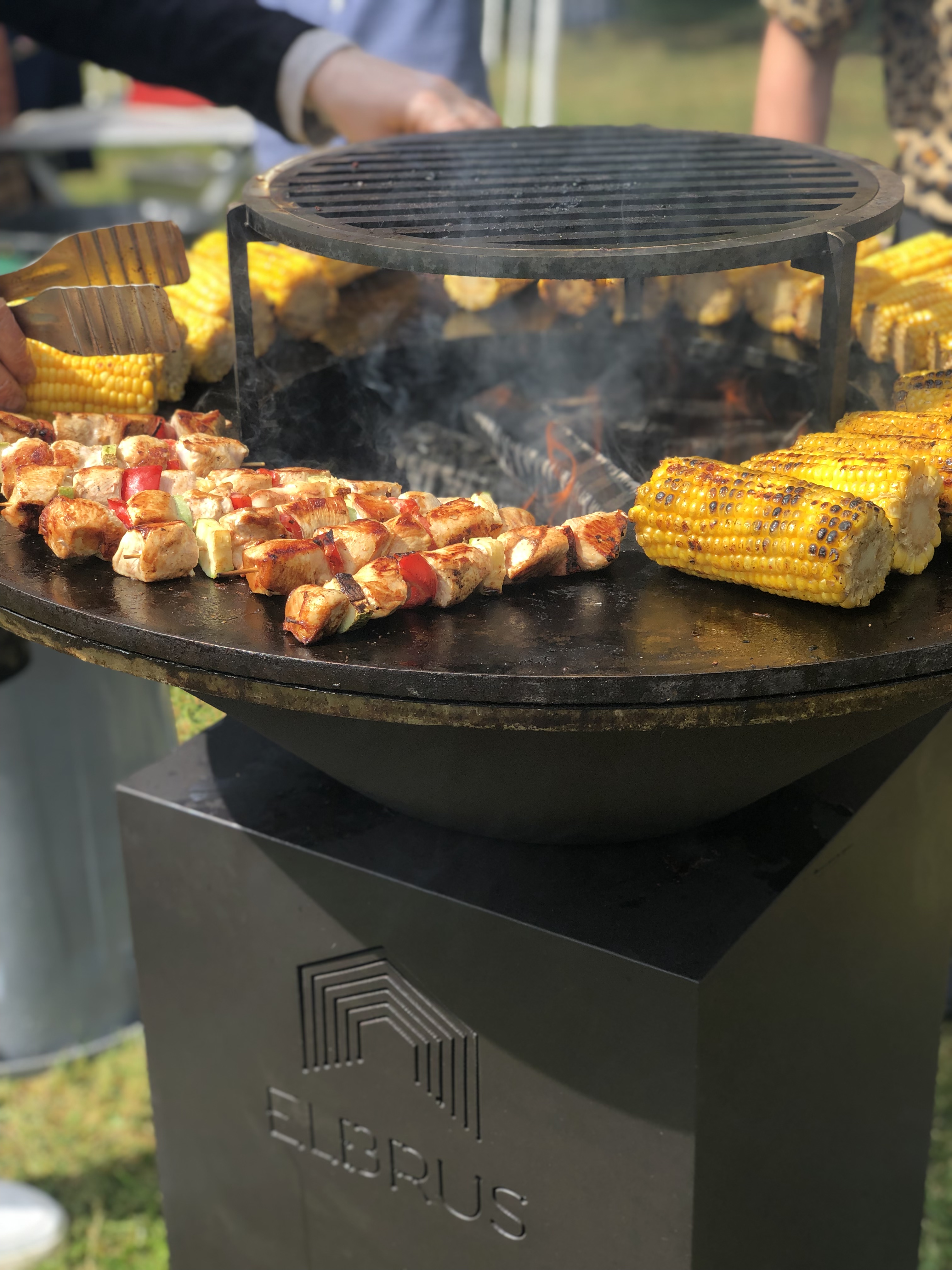 Регулируйте температуру перемещением дров